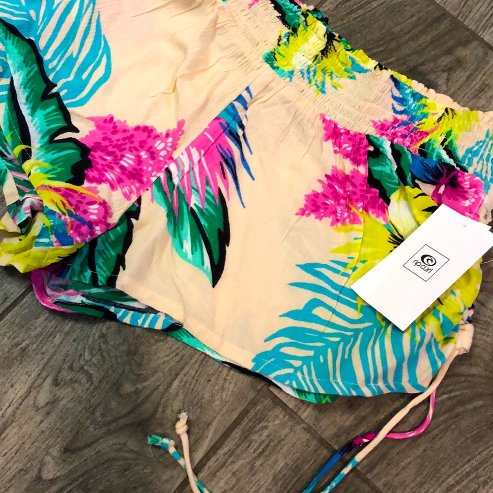 Junior Shorts Rip Curl Small Summer NWT Floral